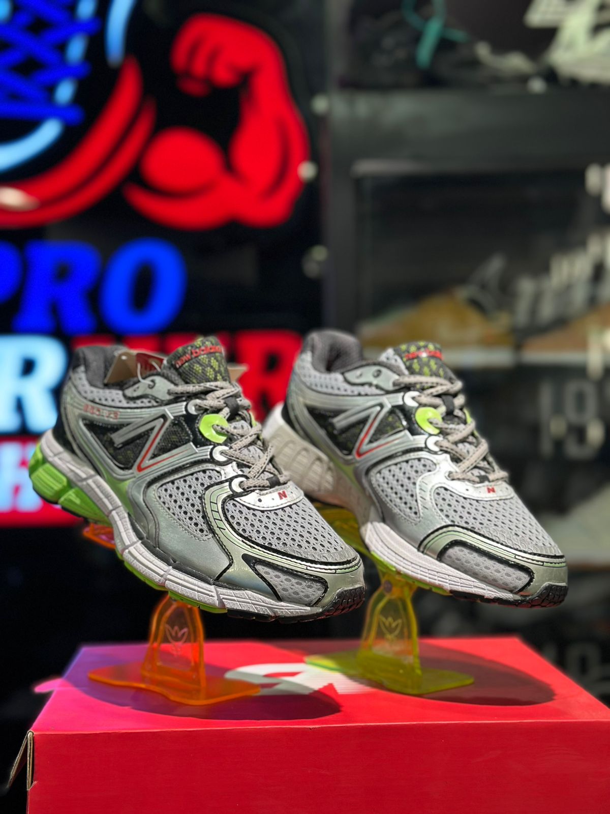 New Balance 860 v3 Silver